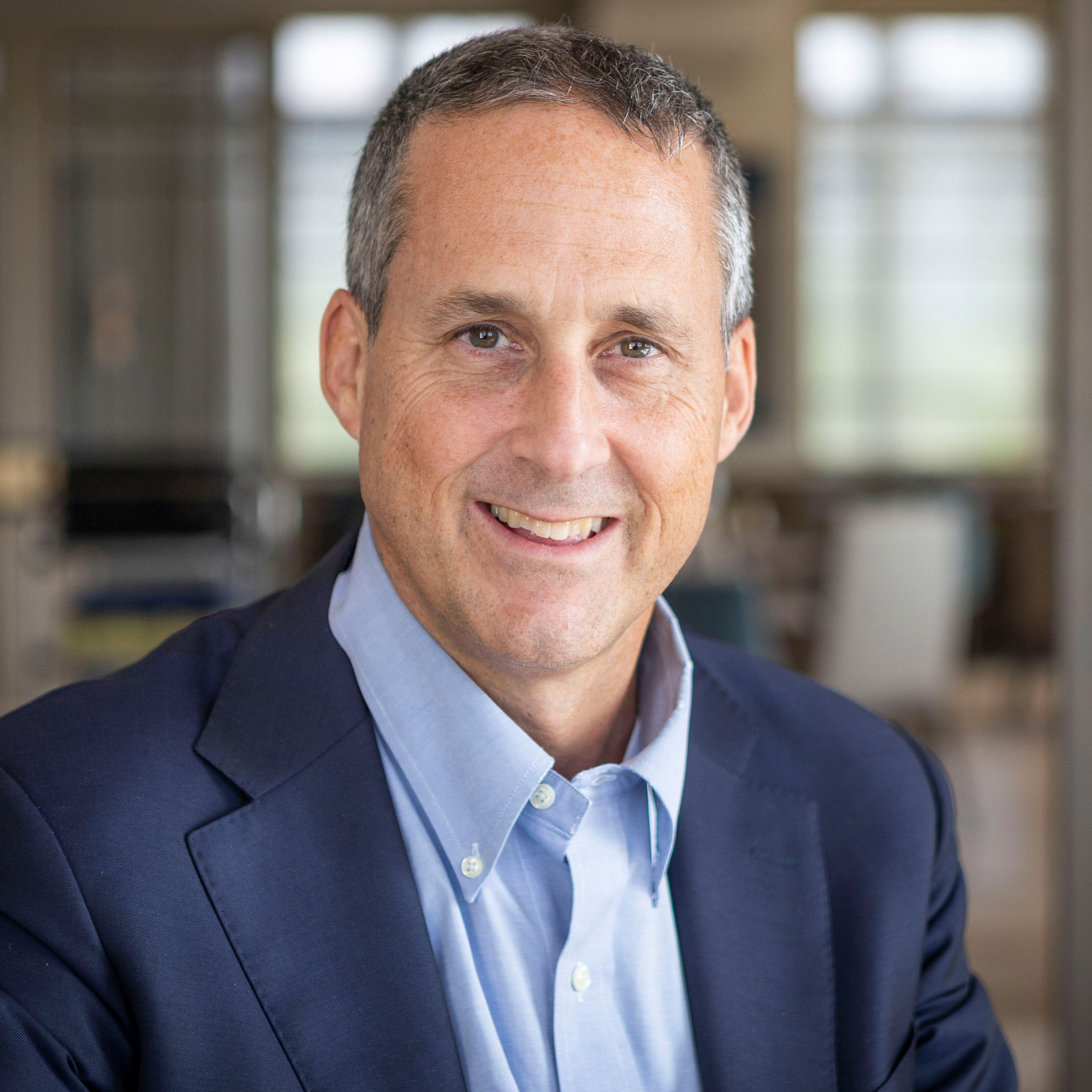 Scott-Talbott-headshot-2-circle (1)